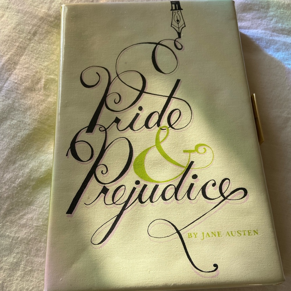 Kate Spade ♠️ Pride & Prejudice Book Clutch !